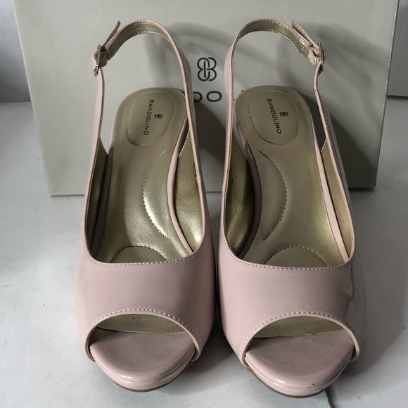 Bandolino high heals size 9 1/2.  Like new peace - Picture 3 of 9